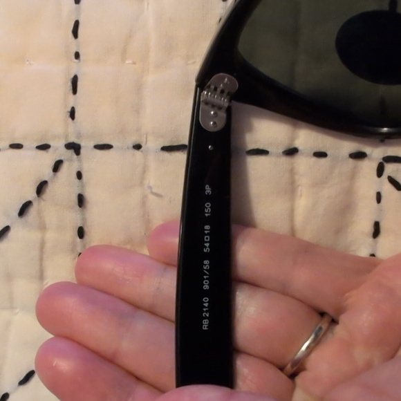 Wayfarer Ray-Ban Polarized Sunglasses - Picture 2 of 6